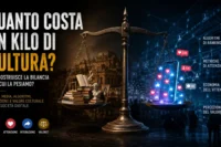 Bilancia simbolica tra libri e cultura tradizionale e uno smartphone dominato da like e metriche social, rappresentando il rapporto tra cultura, algoritmi, attenzione e valore.
